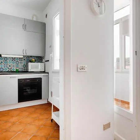 Roncaglia 25, 4 Guests And Balcony * Milano